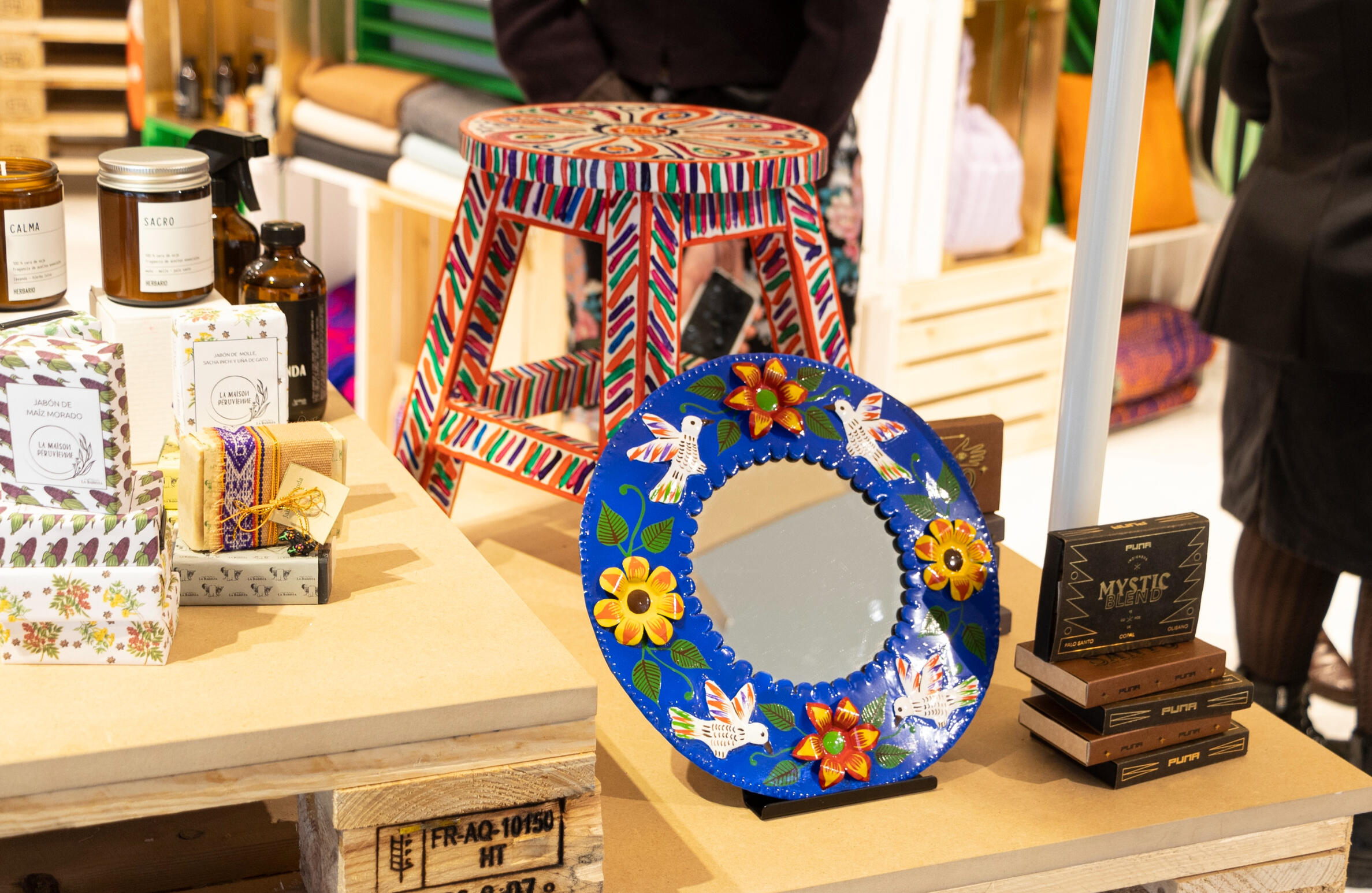 Miroir en ojalata, artisanat traditionnel – Taller Sumaq Urpi Araujo